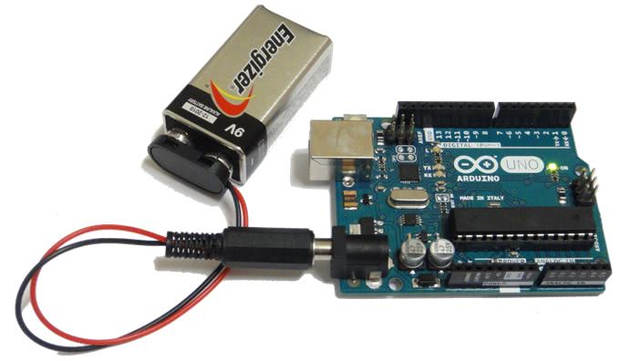 使用電源輸入插座供電給Arduino Uno